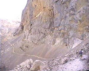 Bajo la muralla de Horcados Rojos
