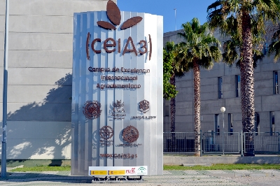 El Campus de Excelencia Agroalimentario (CEIA3) ya cuenta con un tótem en el Campus de Puerto Real