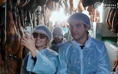 Estudiantes Erasmus de 14 nacionalidades disfrutan de una experiencia inmersiva en la Sierra de Aracena (Huelva)