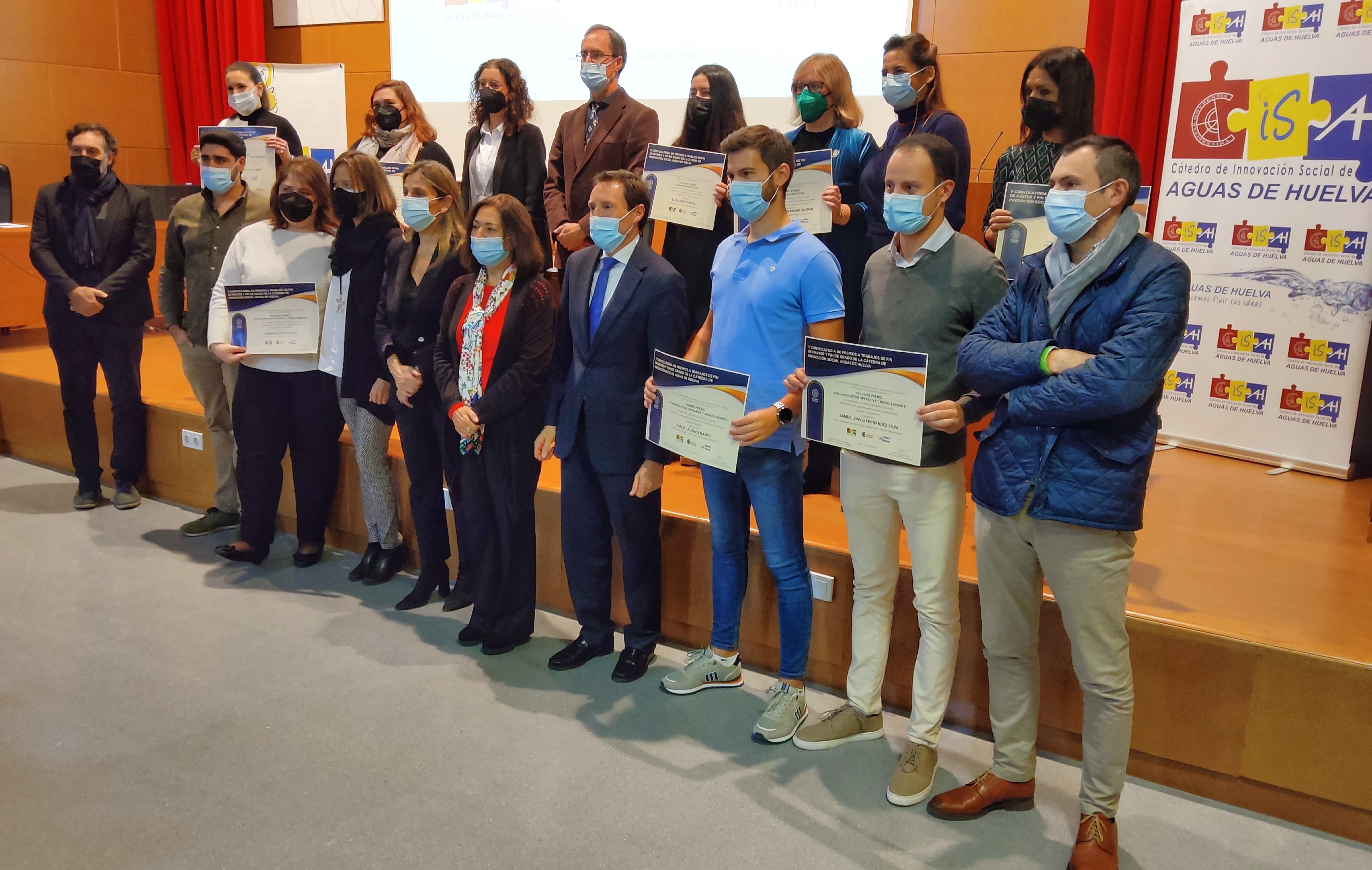 Estudiantes UHU reciben premios por sus trabajos sobre ODS