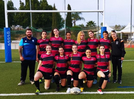 Equipo femenino de Rugby en la UHU