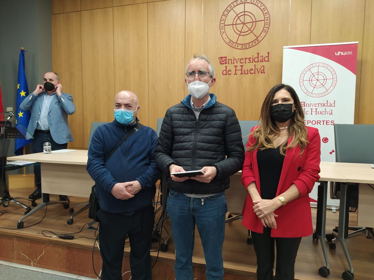 Entrega del premio a Enrique Biedma