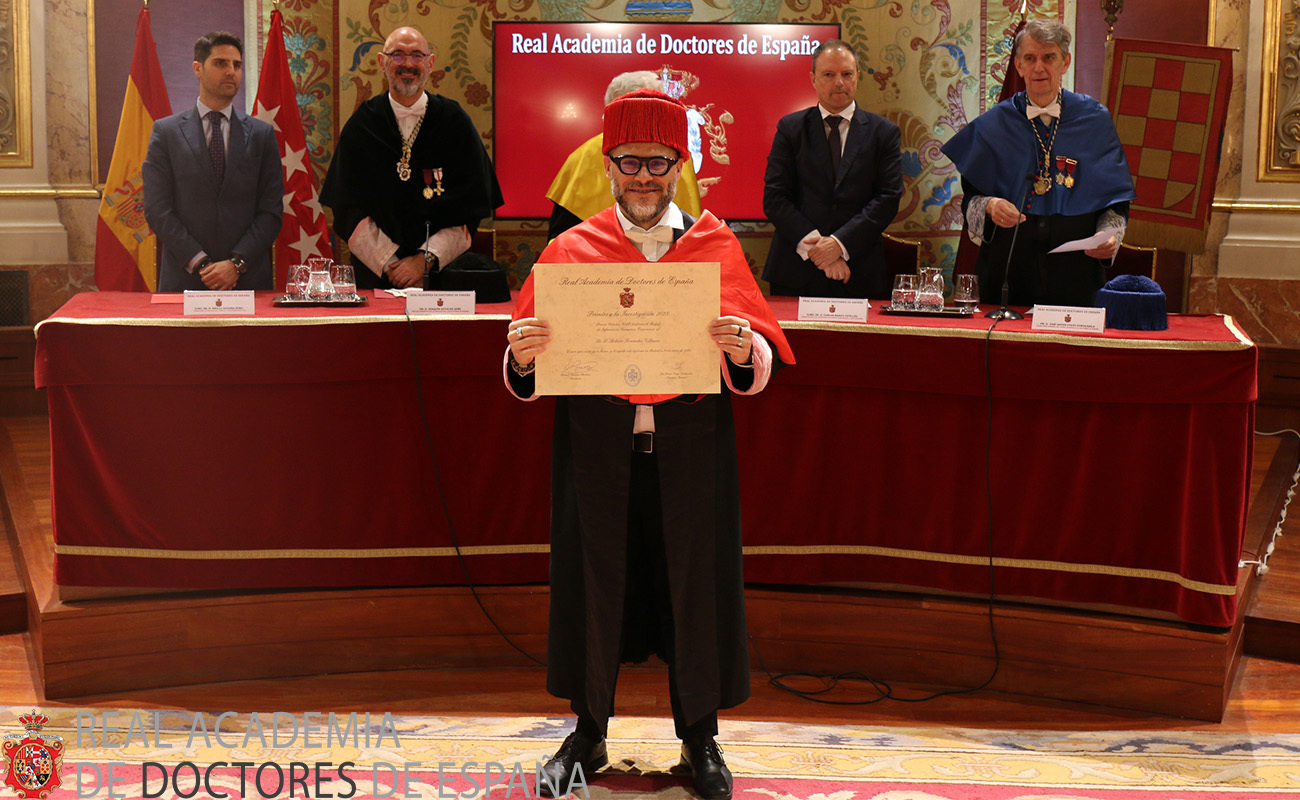 Roberto Fernández recibe el Premio “Cátedra UAM Auditores Madrid de Información Financiera Corporativa 2023”