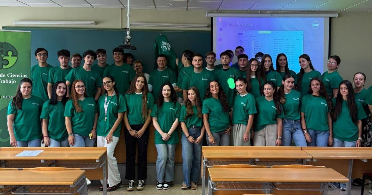 La Facultad de Ciencias del Trabajo refuerza su apuesta por la virtualización y la formación a profesionales