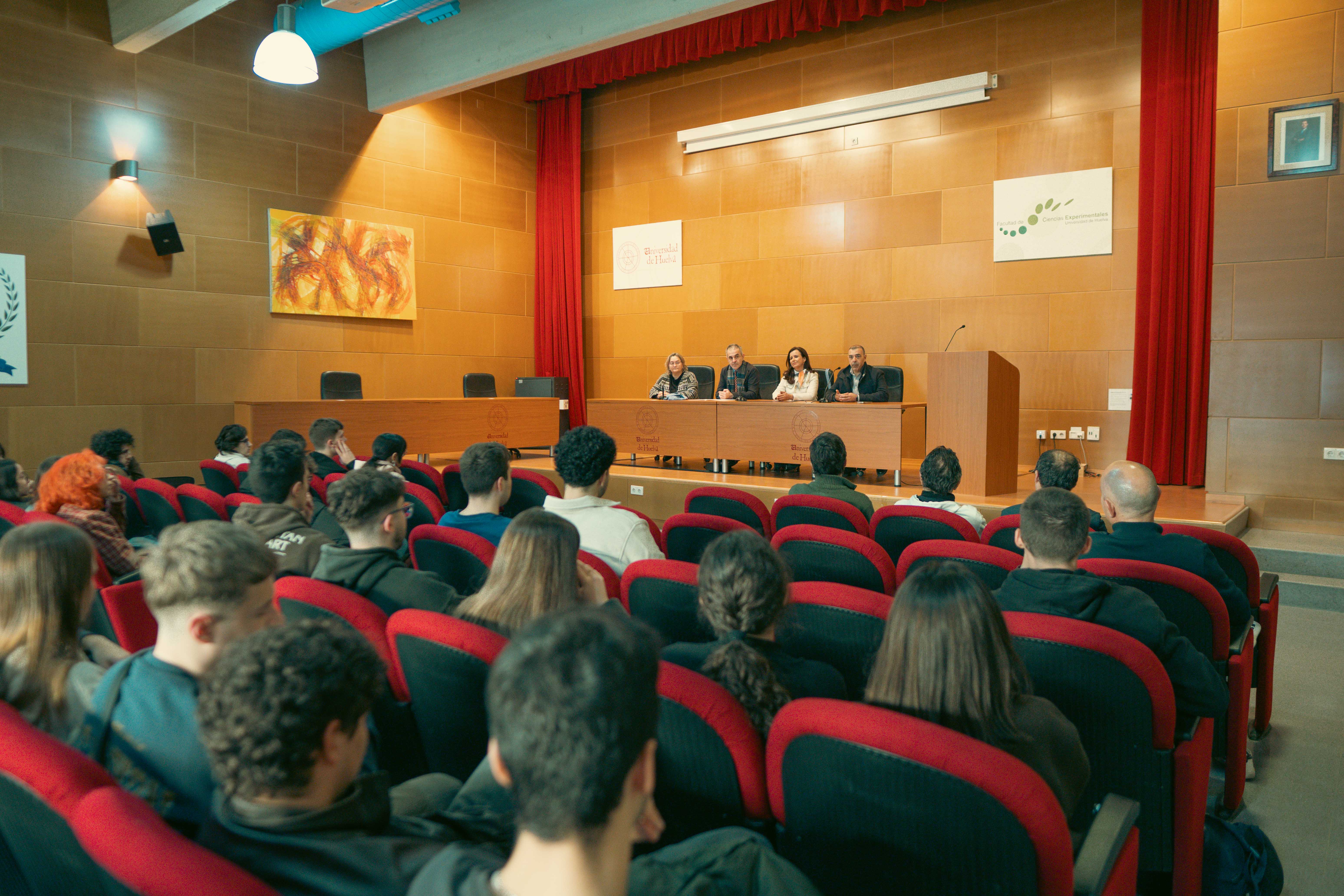La cooperación entre Huelva y Almería marca un hito en la enseñanza universitaria de la Física