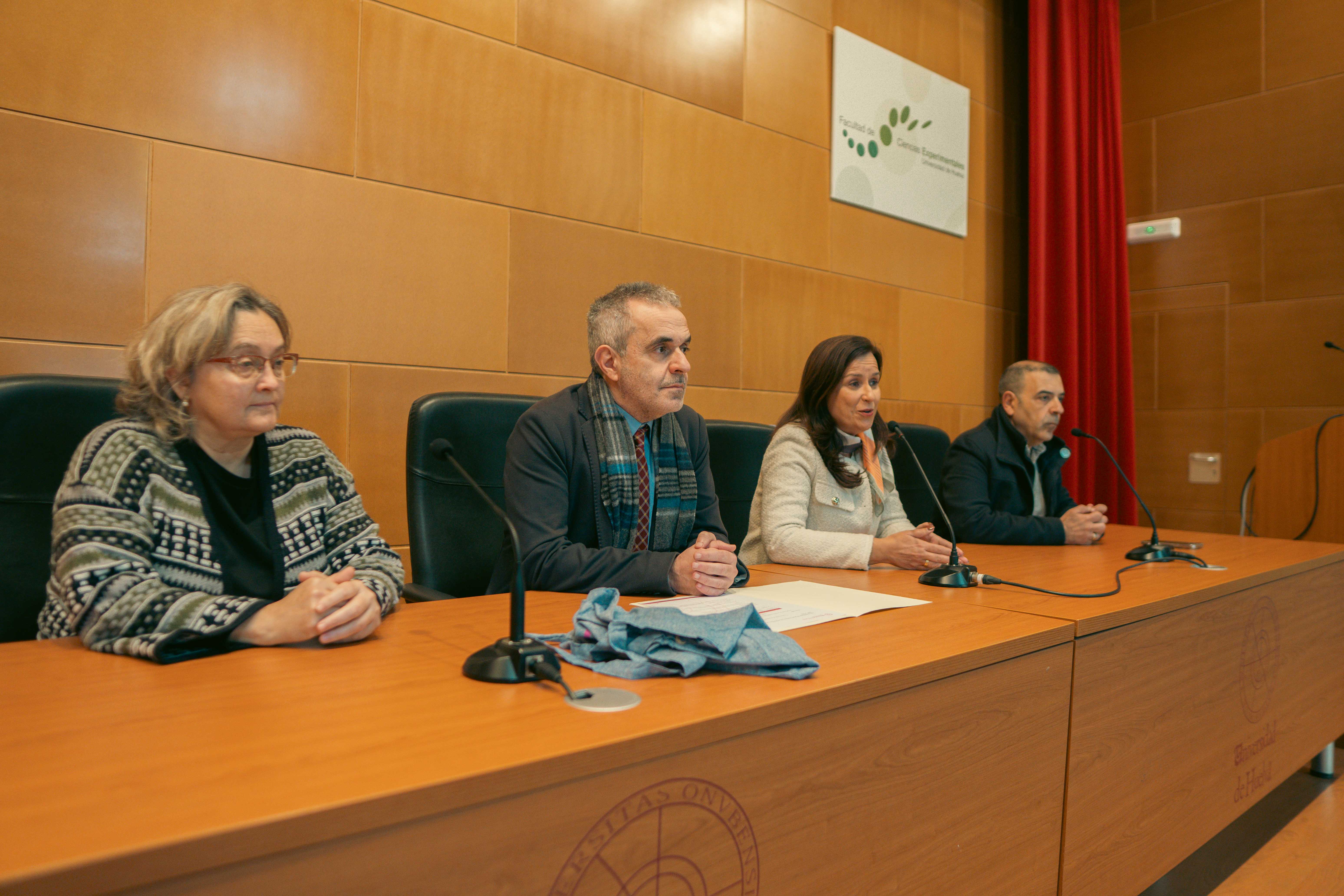 La cooperación entre Huelva y Almería marca un hito en la enseñanza universitaria de la Física