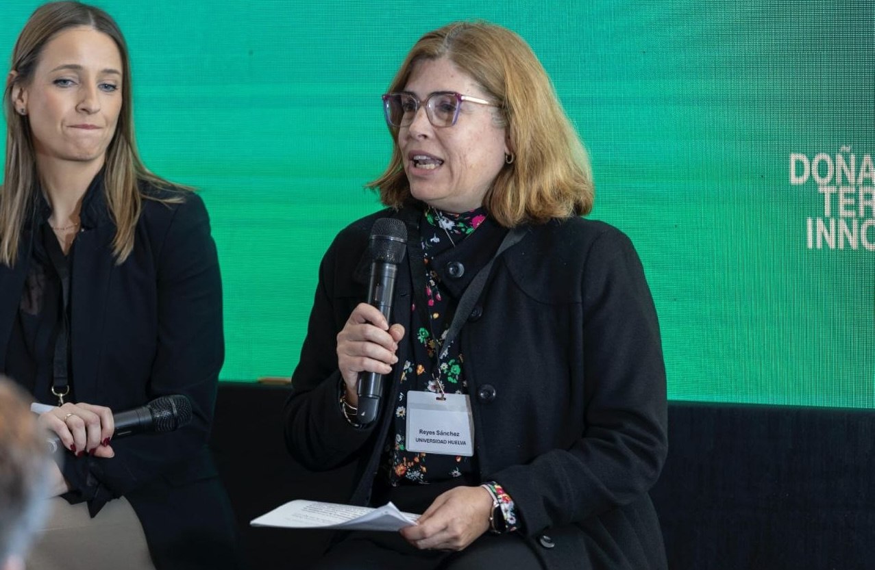 La Universidad de Huelva acerca la ciencia a Cortegana para visibilizar el papel de las investigadoras con motivo del 8M