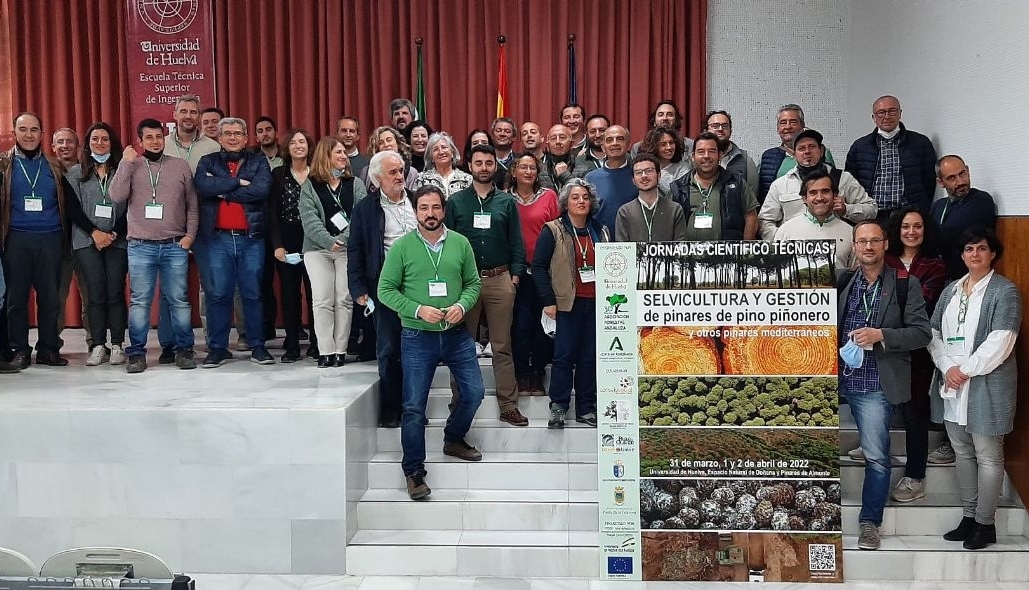 Fotografía de los integrantes de la reunión