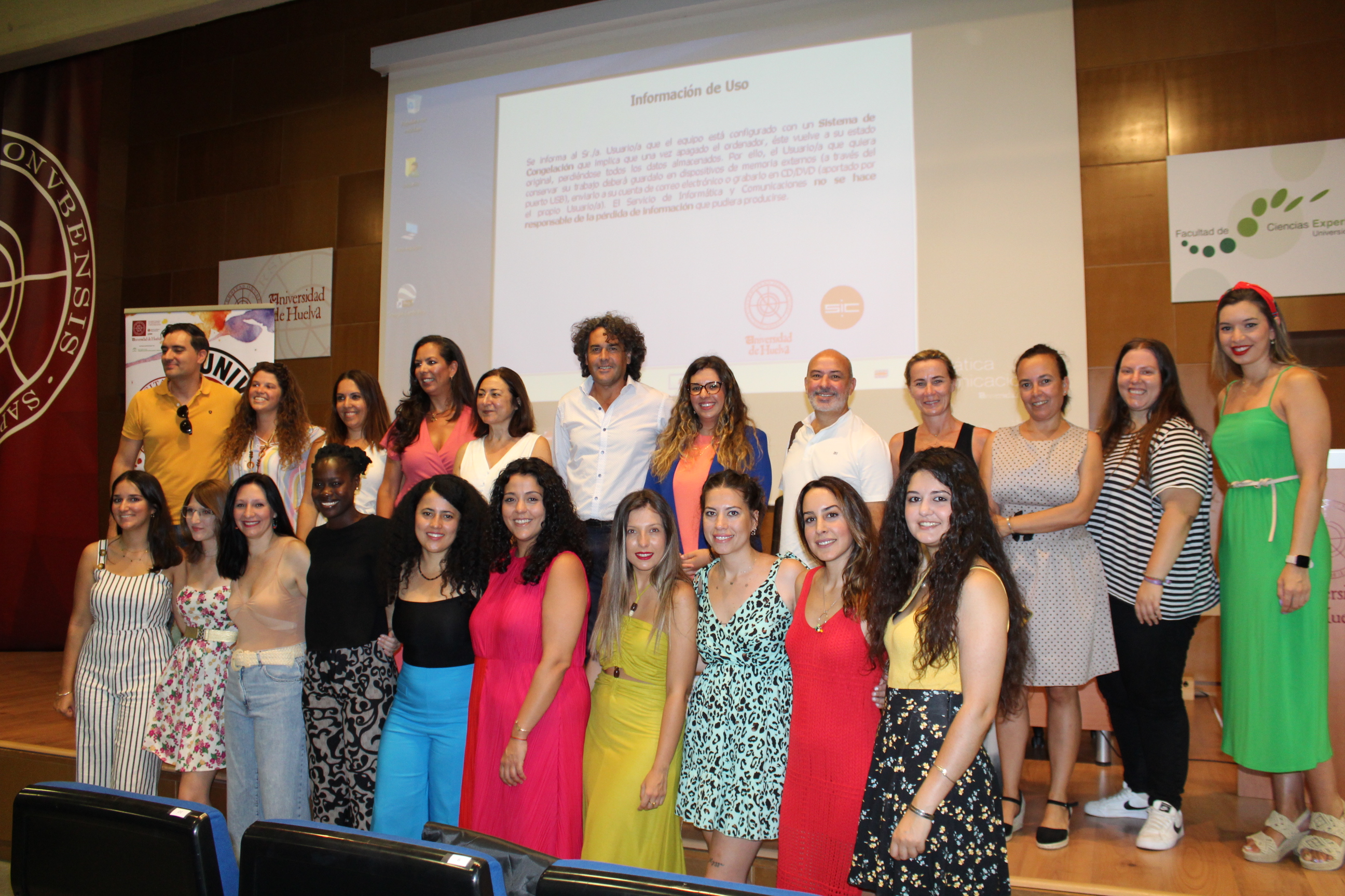Asistentes al acto de clausura