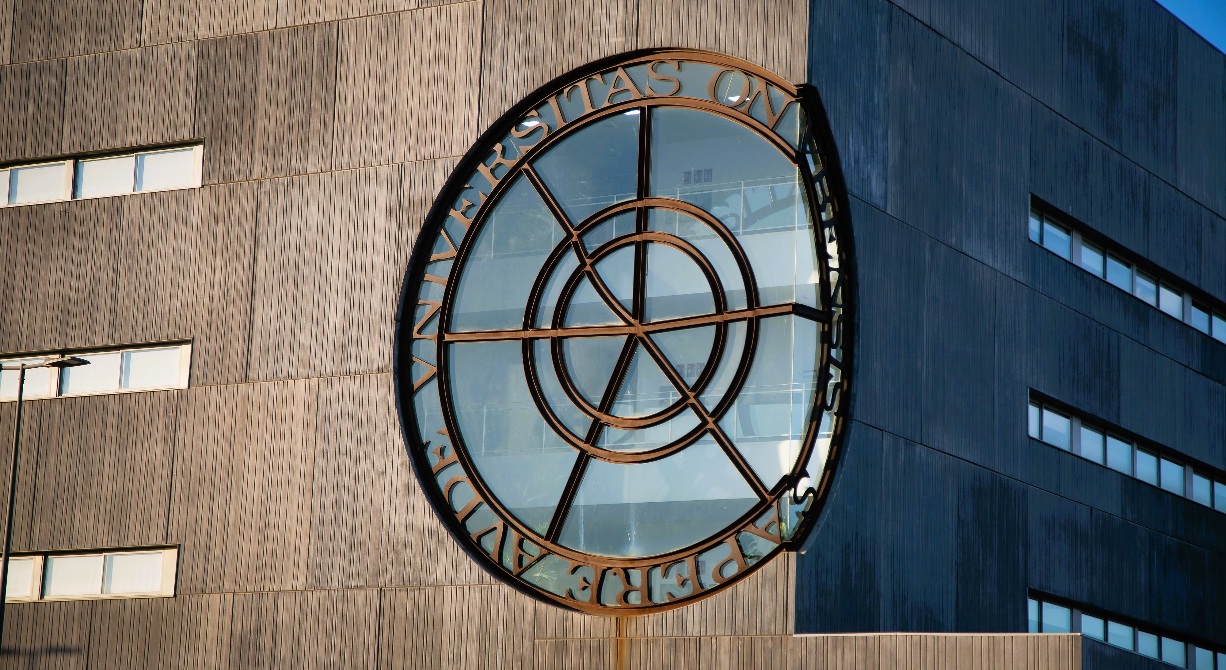 Escuela Técnica Superior de Ingeniería en imagen de archivo