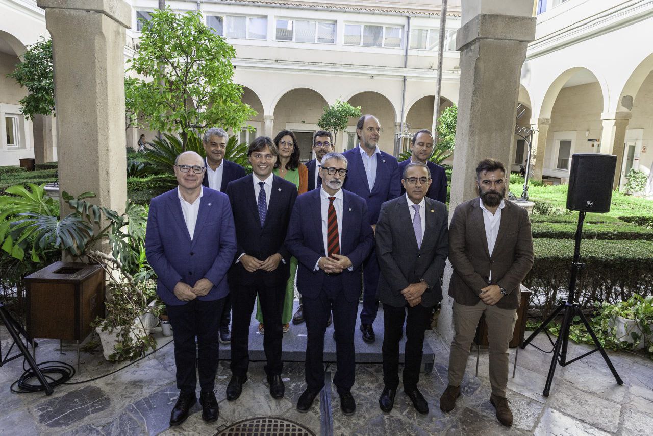 Reunion de rectora y rectores andaluces en Cádiz