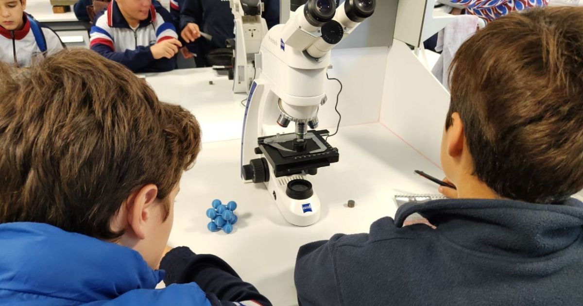 Alrededor de 1.000 estudiantes de segundo ciclo de enseñanza secundaria participan en las actividades de la semana de la ciencia