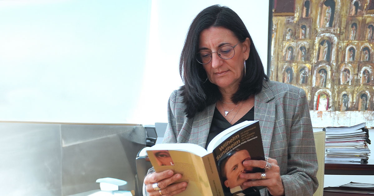 María Antonia Peña presentando su nuevo libro