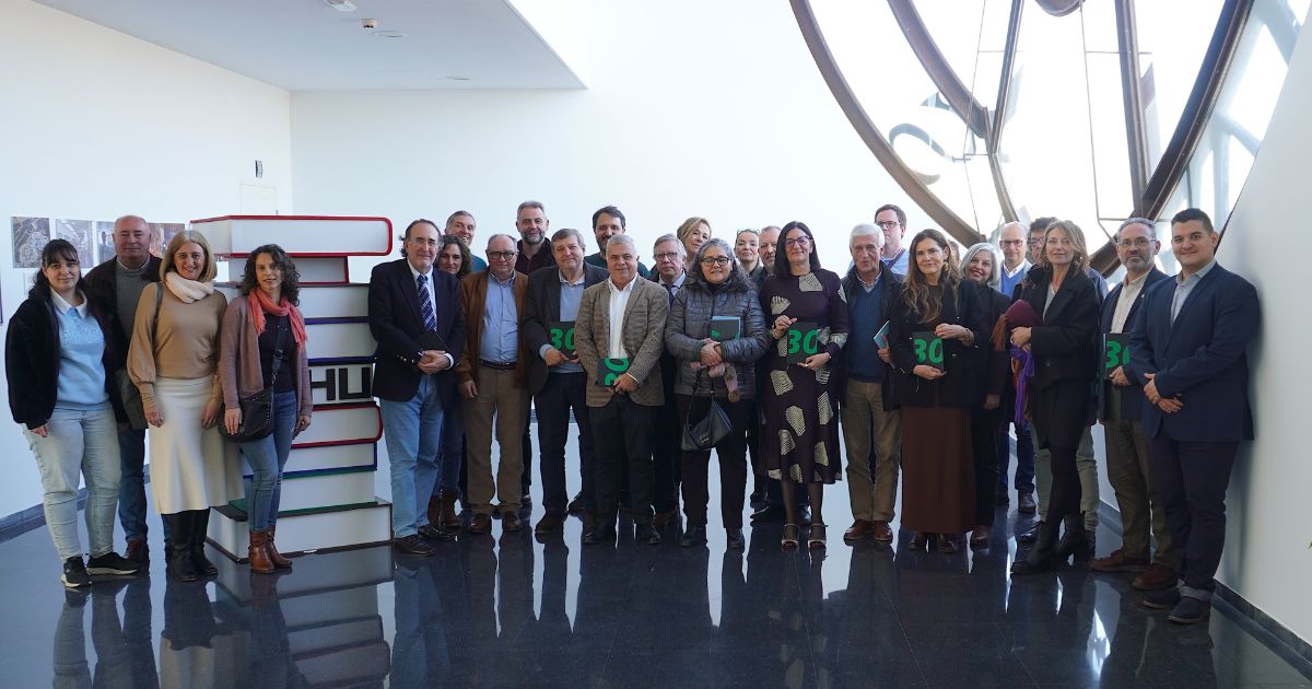 La Editorial de la UHU conmemora su 30º aniversario con la publicación de Treinta años de impresiones