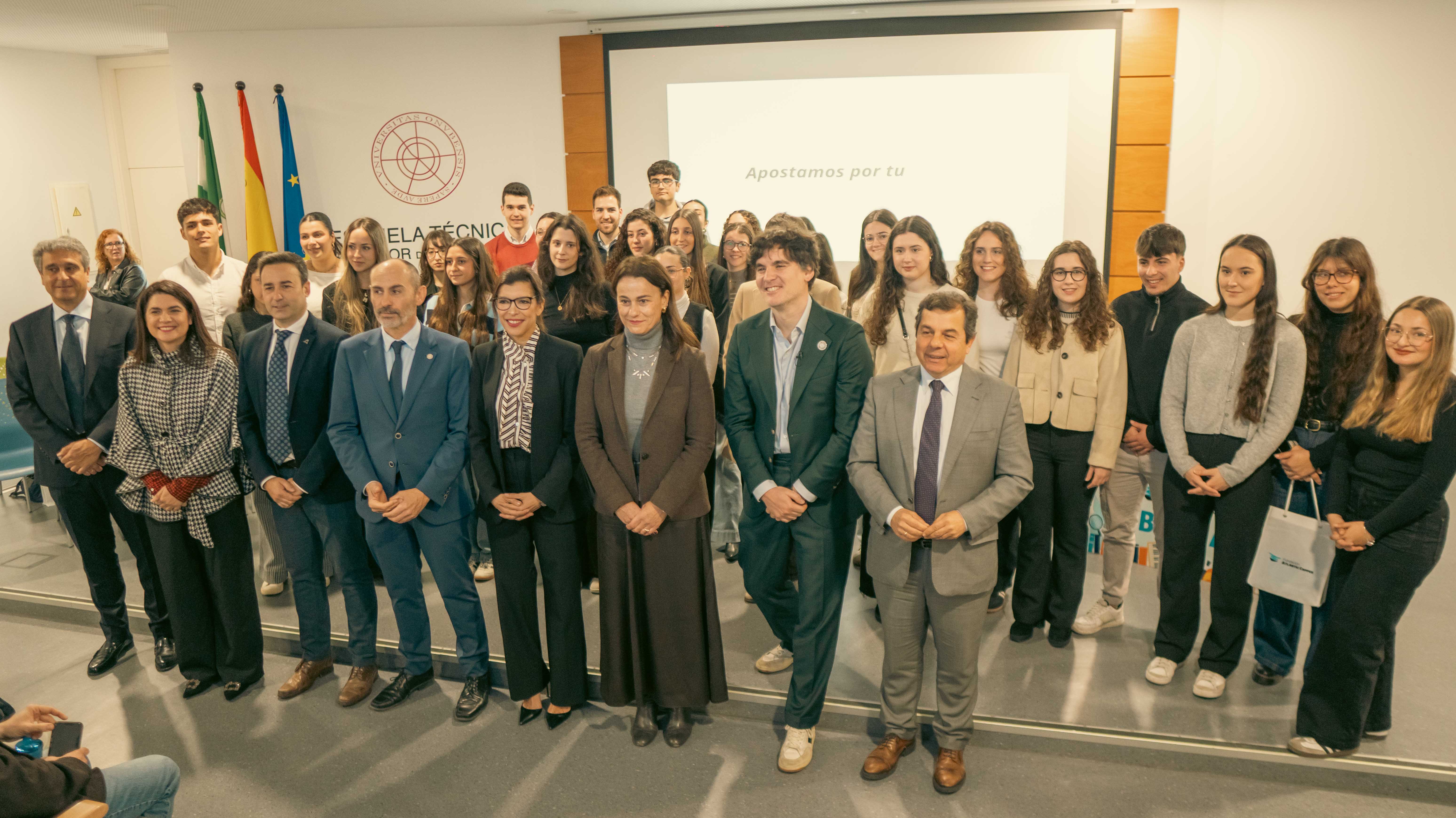 LA FUNDACIÓN ATLANTIC COPPER CONCEDE 31 BECAS AL ALUMNADO DE LA UNIVERSIDAD DE HUELVA EN EL CURSO 2025/26